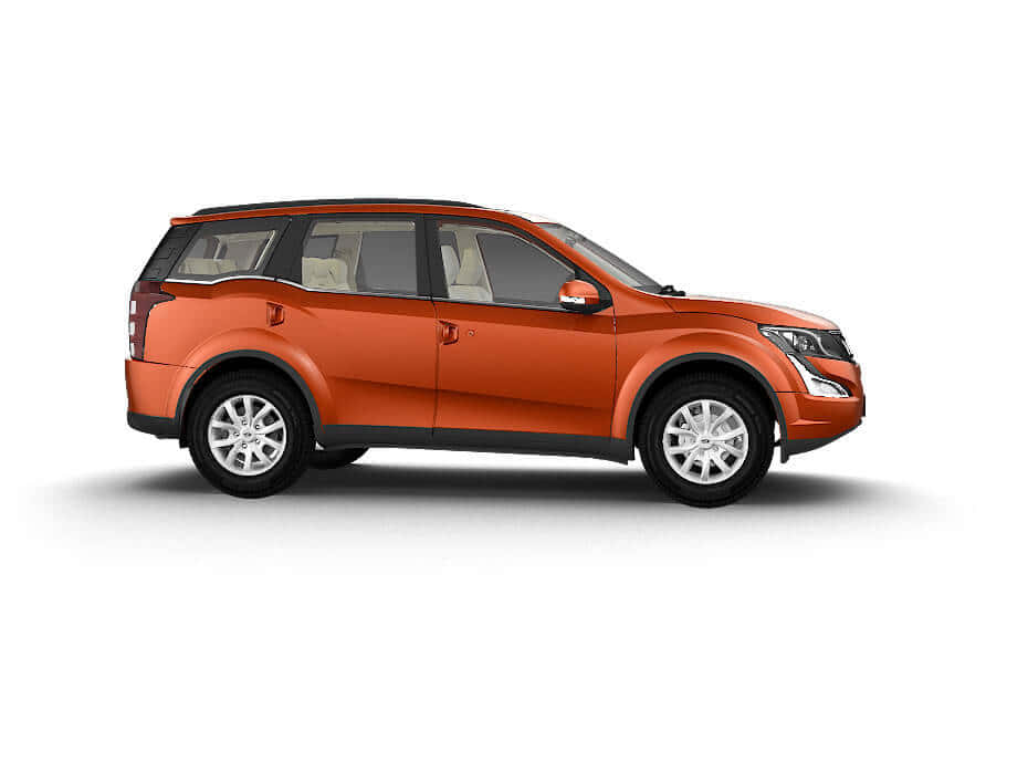 The Majestic Mahindra Xuv500 In Action Wallpaper