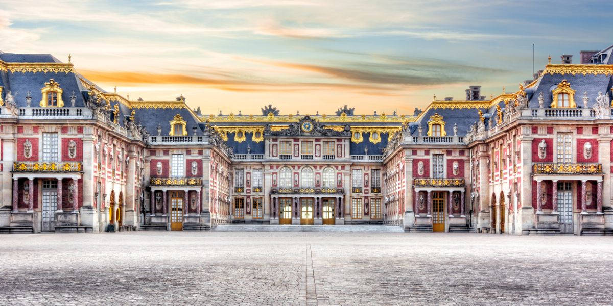 The Palace Of Versailles's Courtyard Enhanced Photo Wallpaper