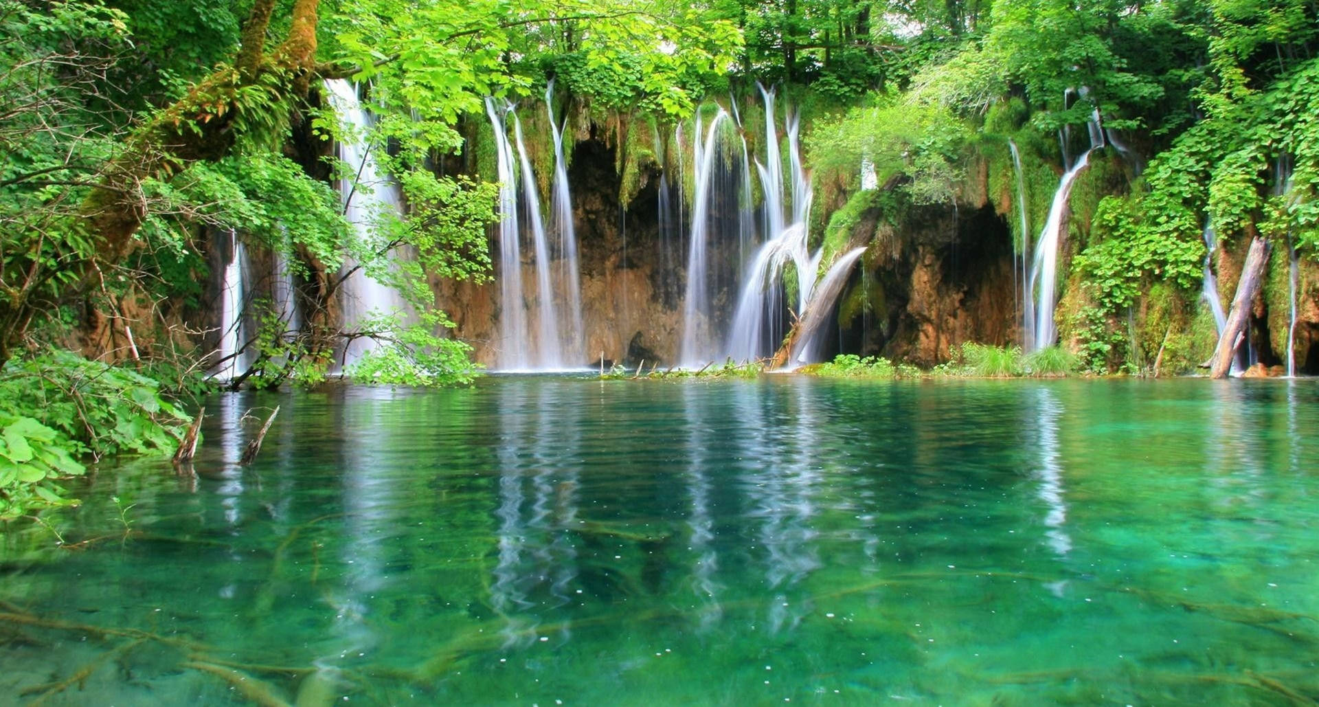 The Plitvice Lakes National Park HD Waterfall Wallpaper