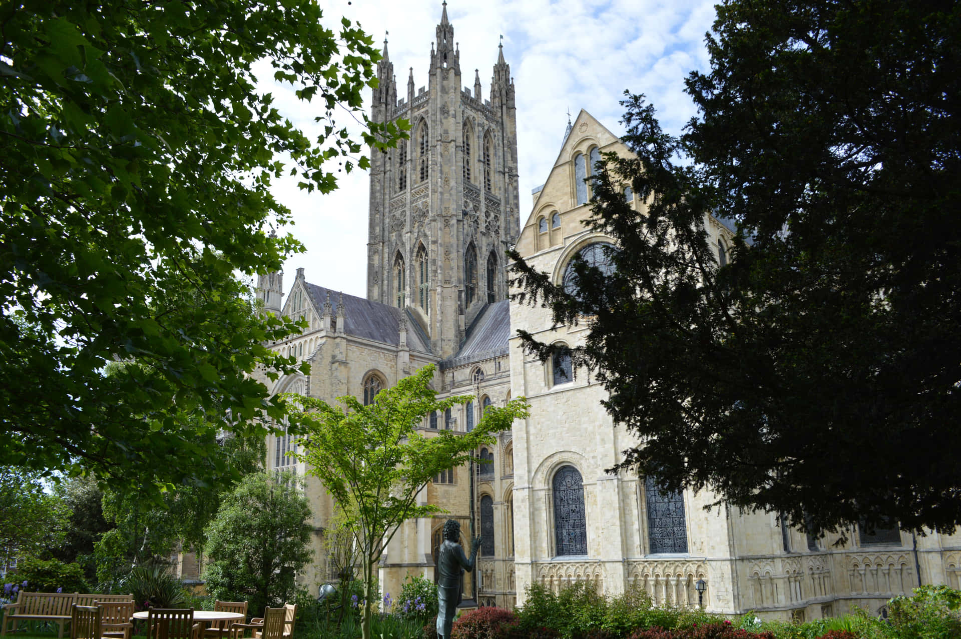 The Pointed Towers Of Canterbury Cathedral Wallpaper