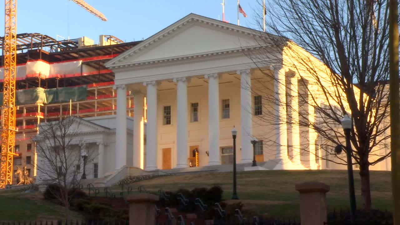The Reconstructed Virginia State Capitol Struck By Bright Sunlight Wallpaper
