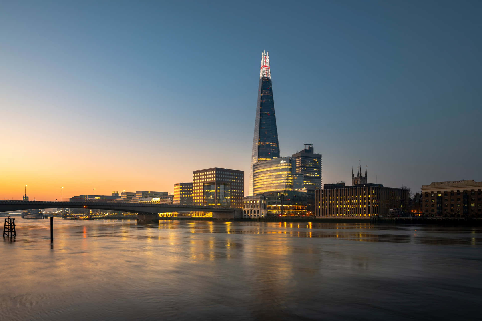 The Shard England Flag Projection Wallpaper