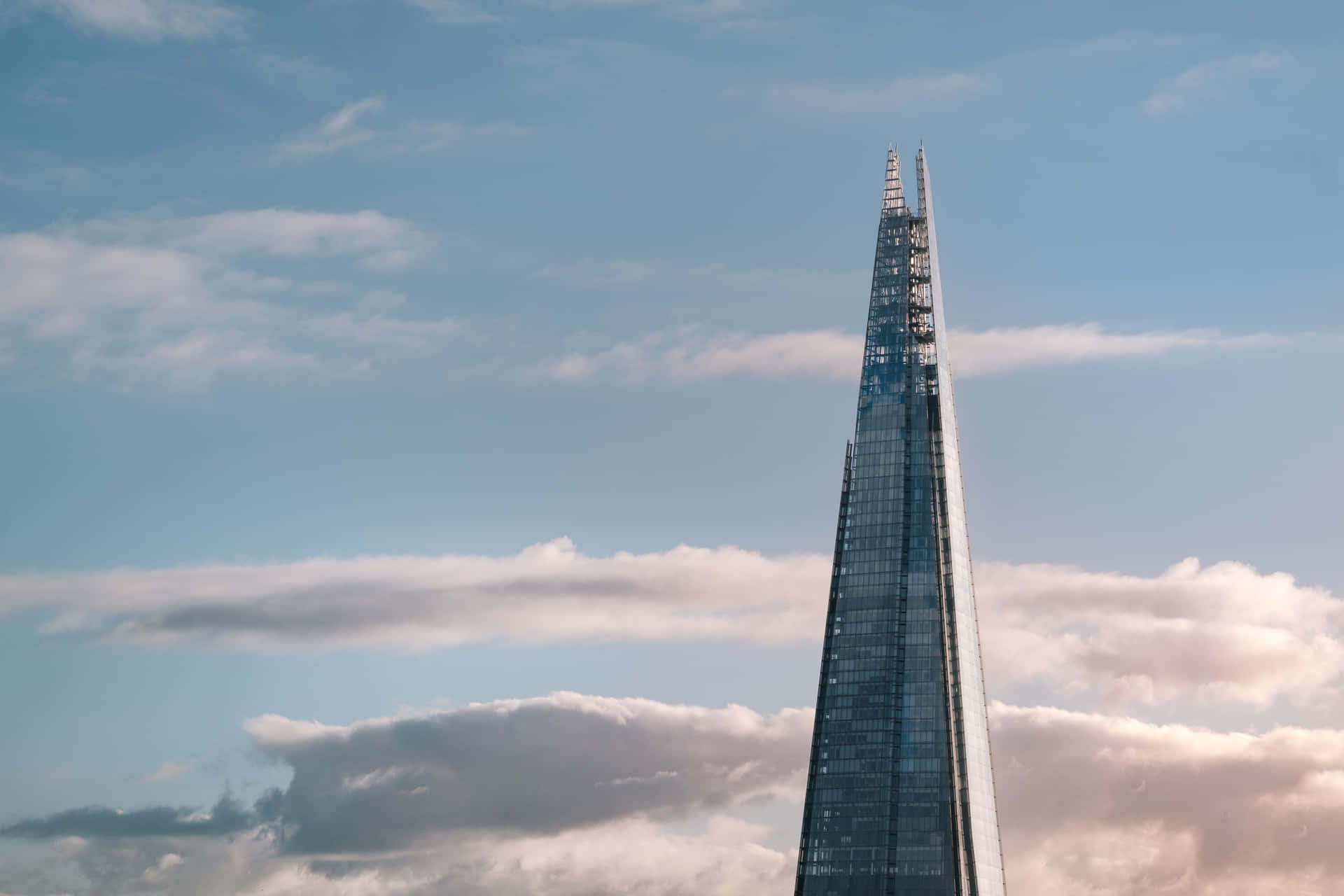 The Shard In The Skies Wallpaper