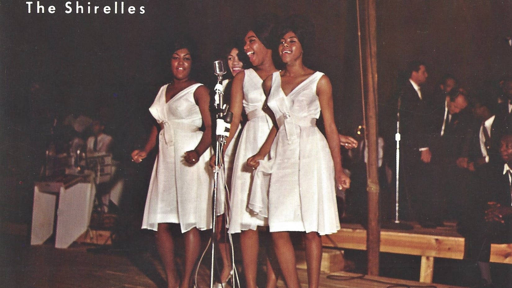The Shirelles Singing Concert 1962 Wallpaper