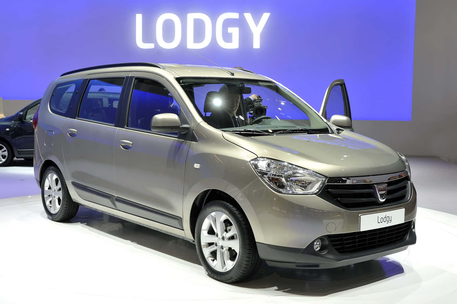 The Smart Travel Choice, Dacia Lodgy Wallpaper