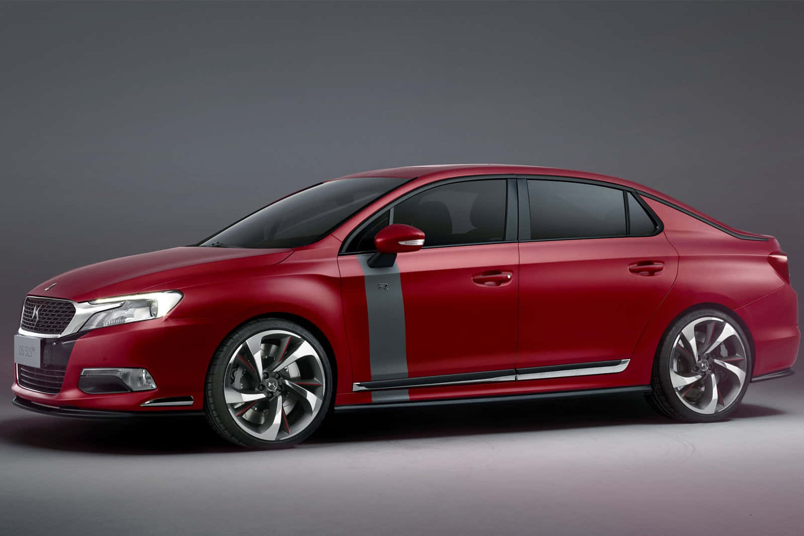 The Sophisticated Powerhouse - Citroen Ds 5ls Wallpaper