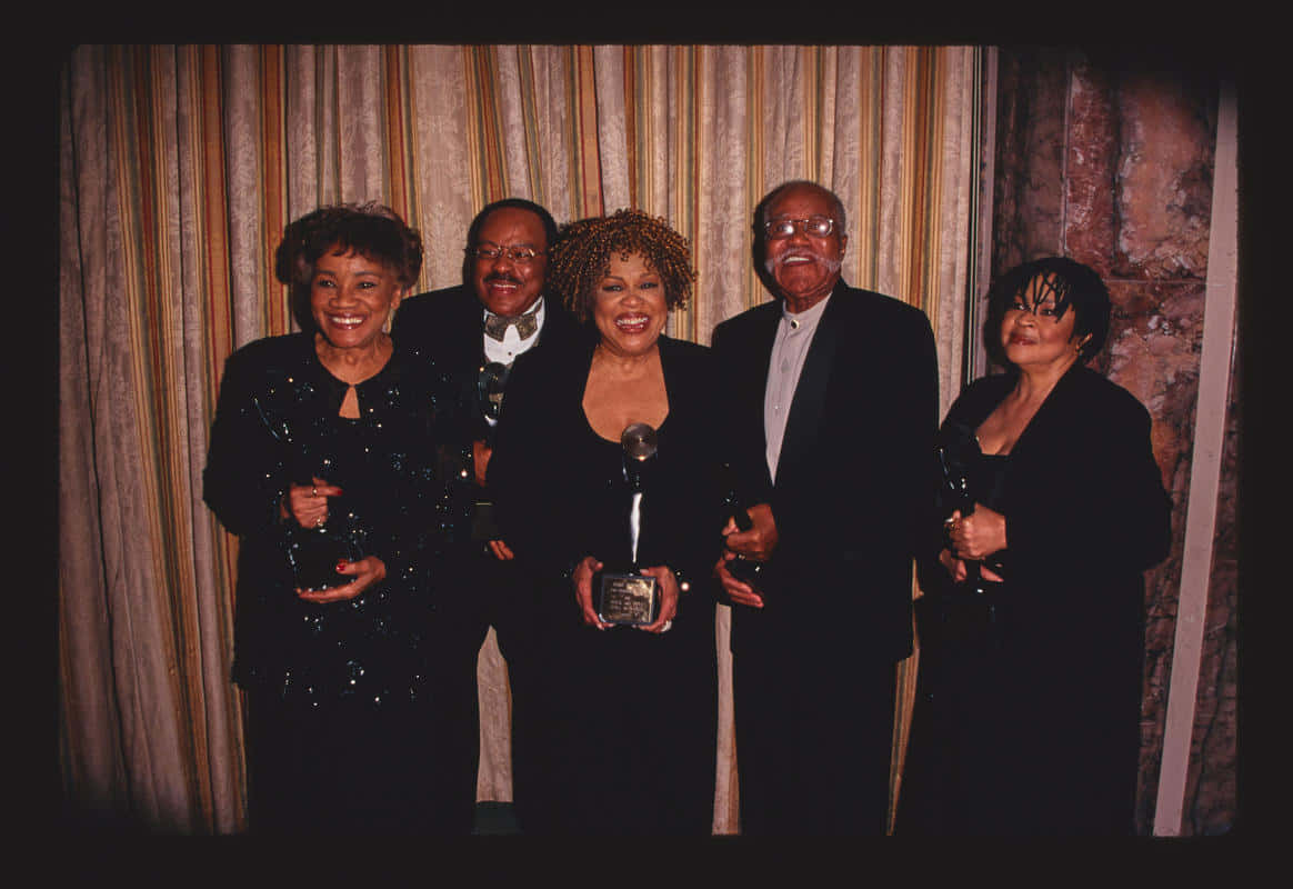 The Staple Singers Rock And Roll Hall Of Fame Induction Wallpaper