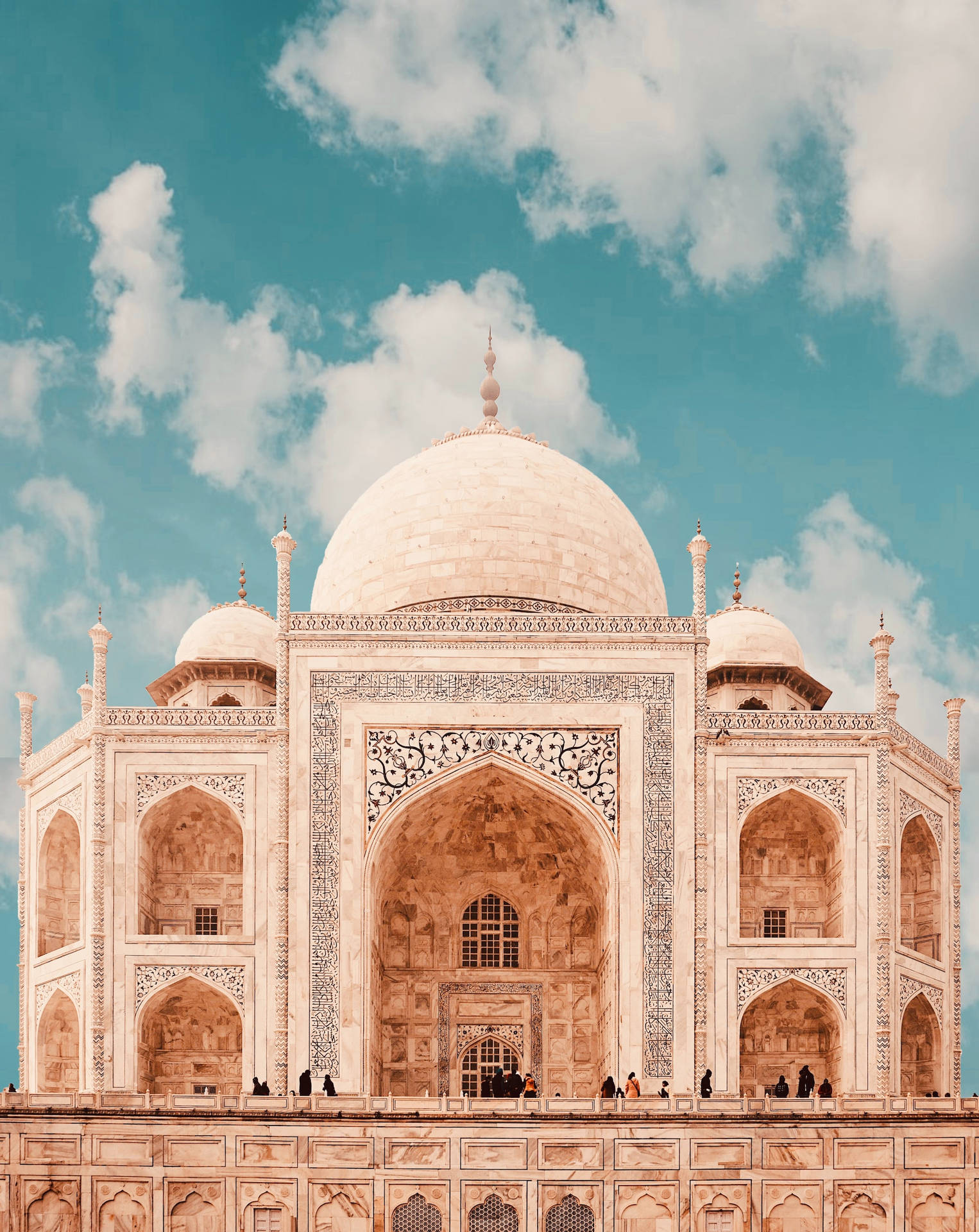 The Taj Mahal's Dome And Kiosks Wallpaper