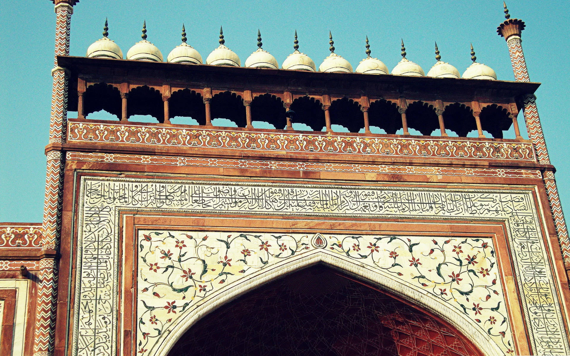 The Taj Mahal's Tiny Kiosks Wallpaper