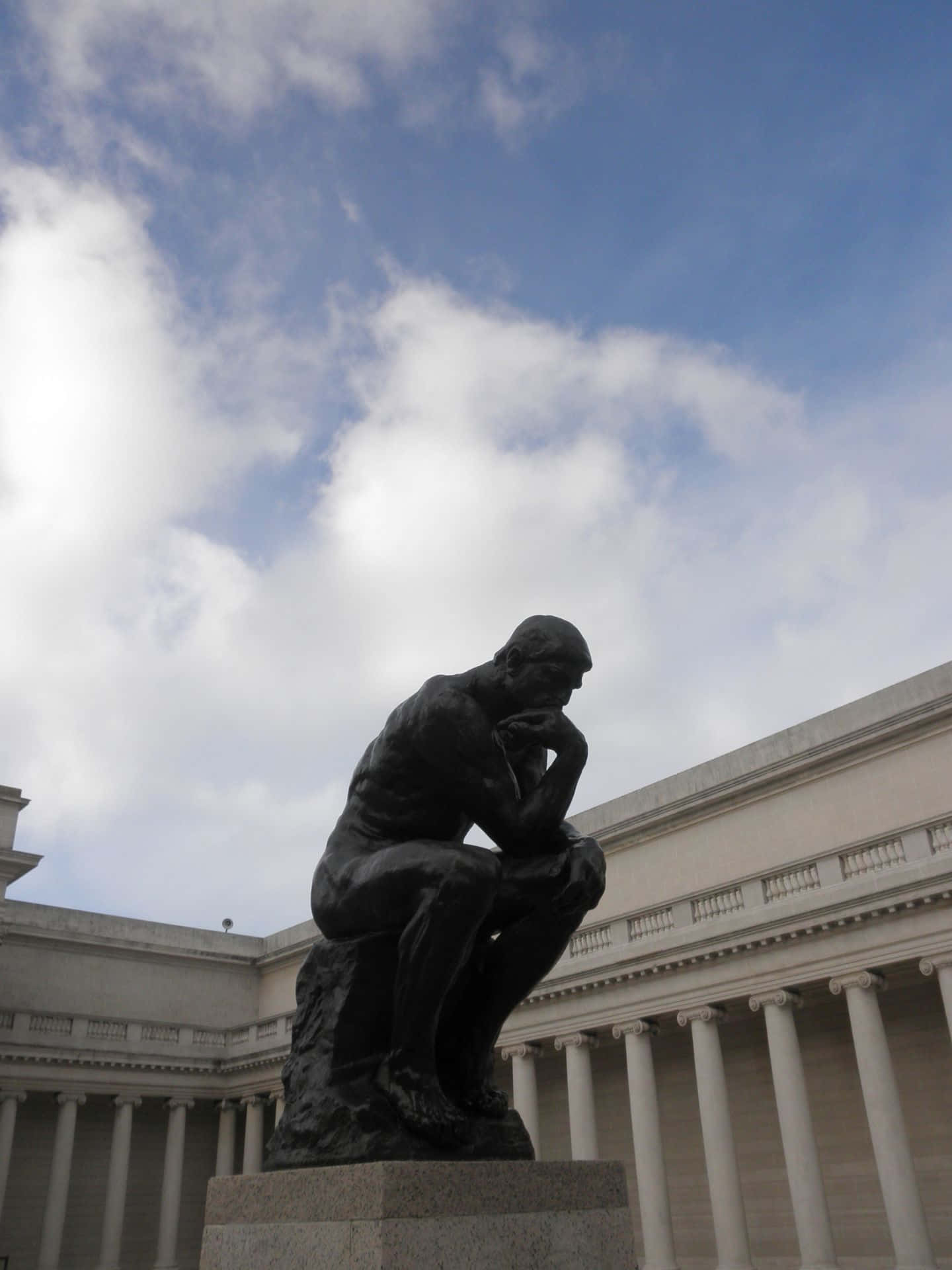 Den Tenkende Statue Ved Legion Of Honor Bakgrunnsbildet