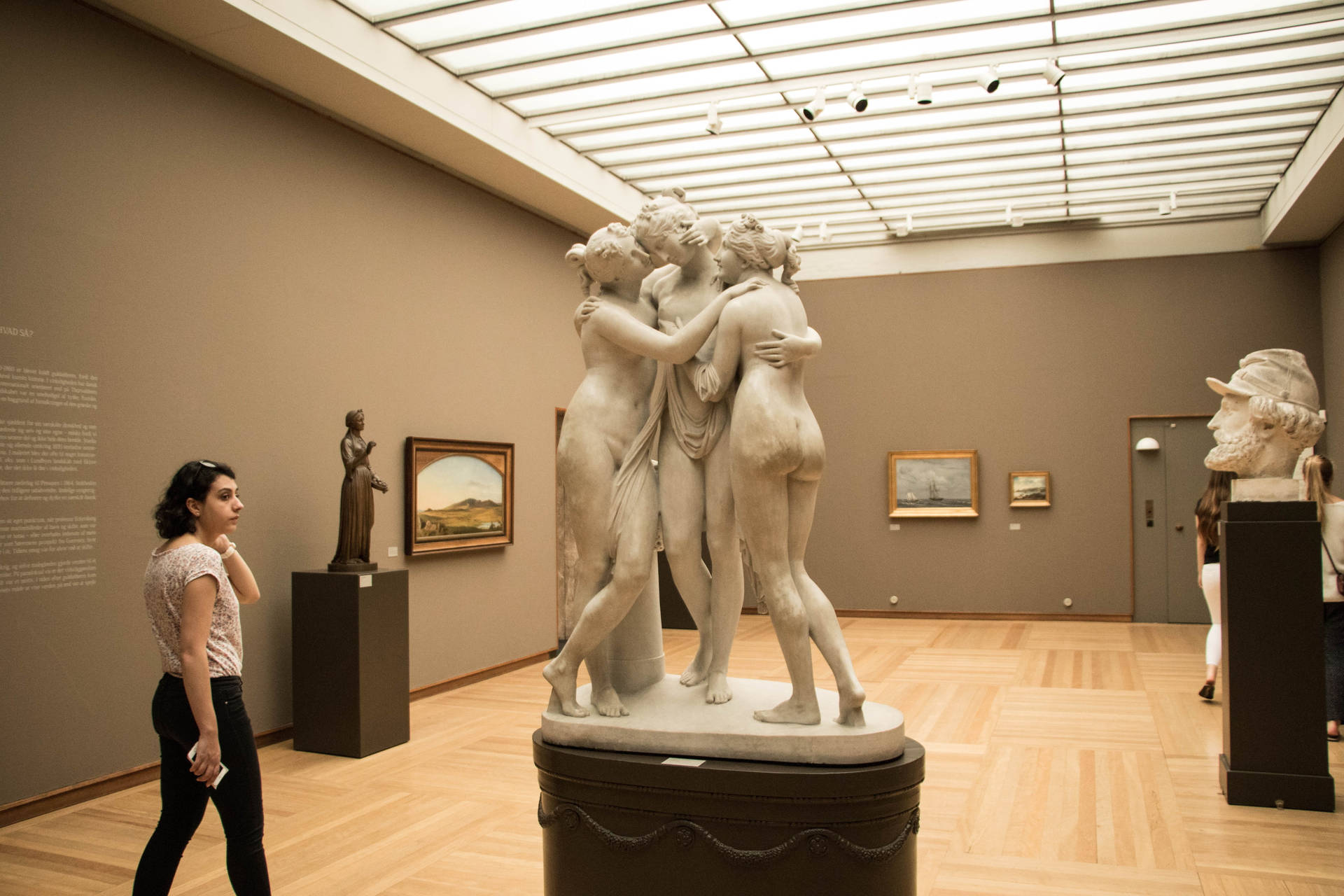 The Three Graces In Art Gallery