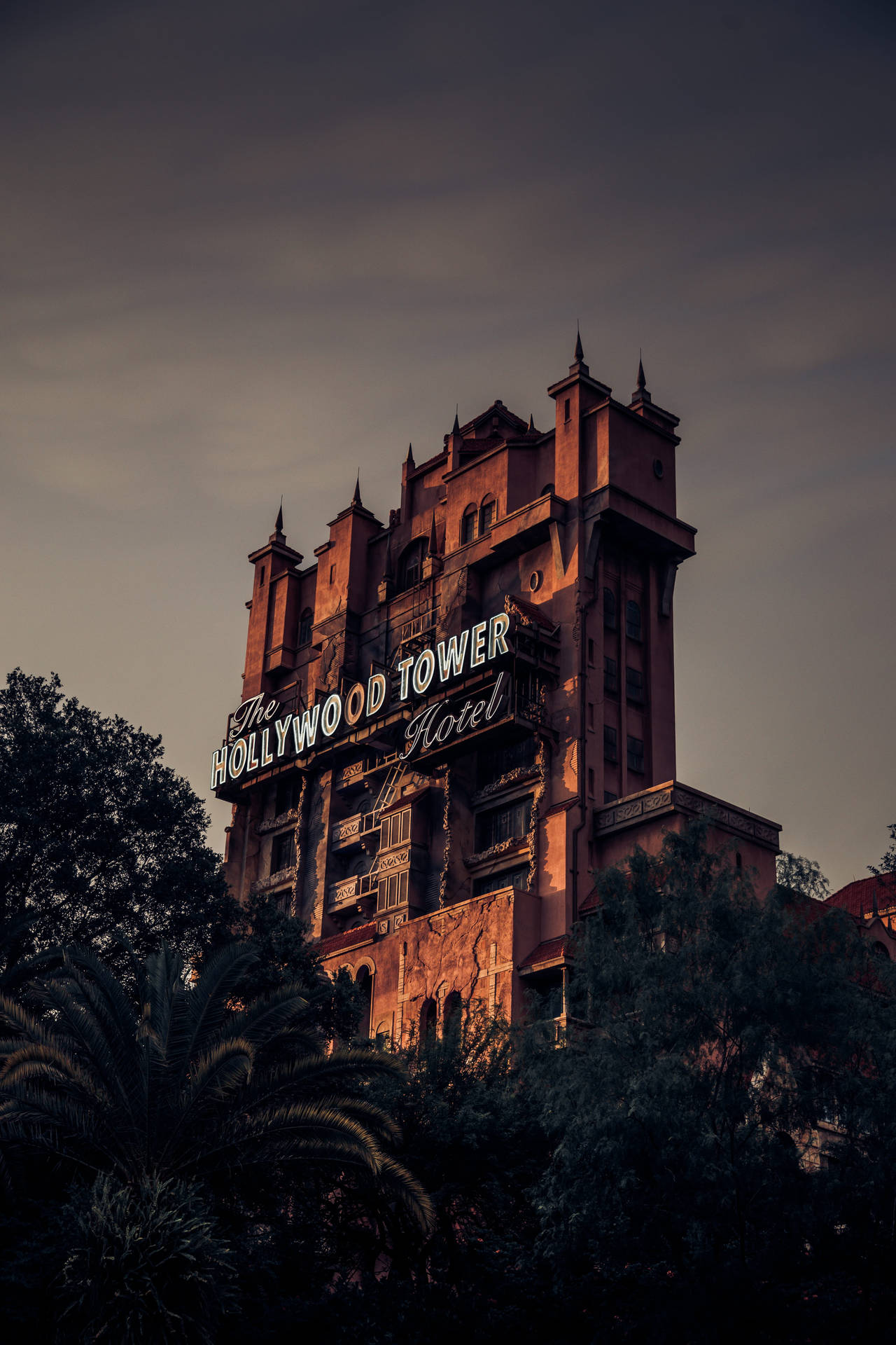 The Thrilling Tower Of Terror In Orlando Wallpaper