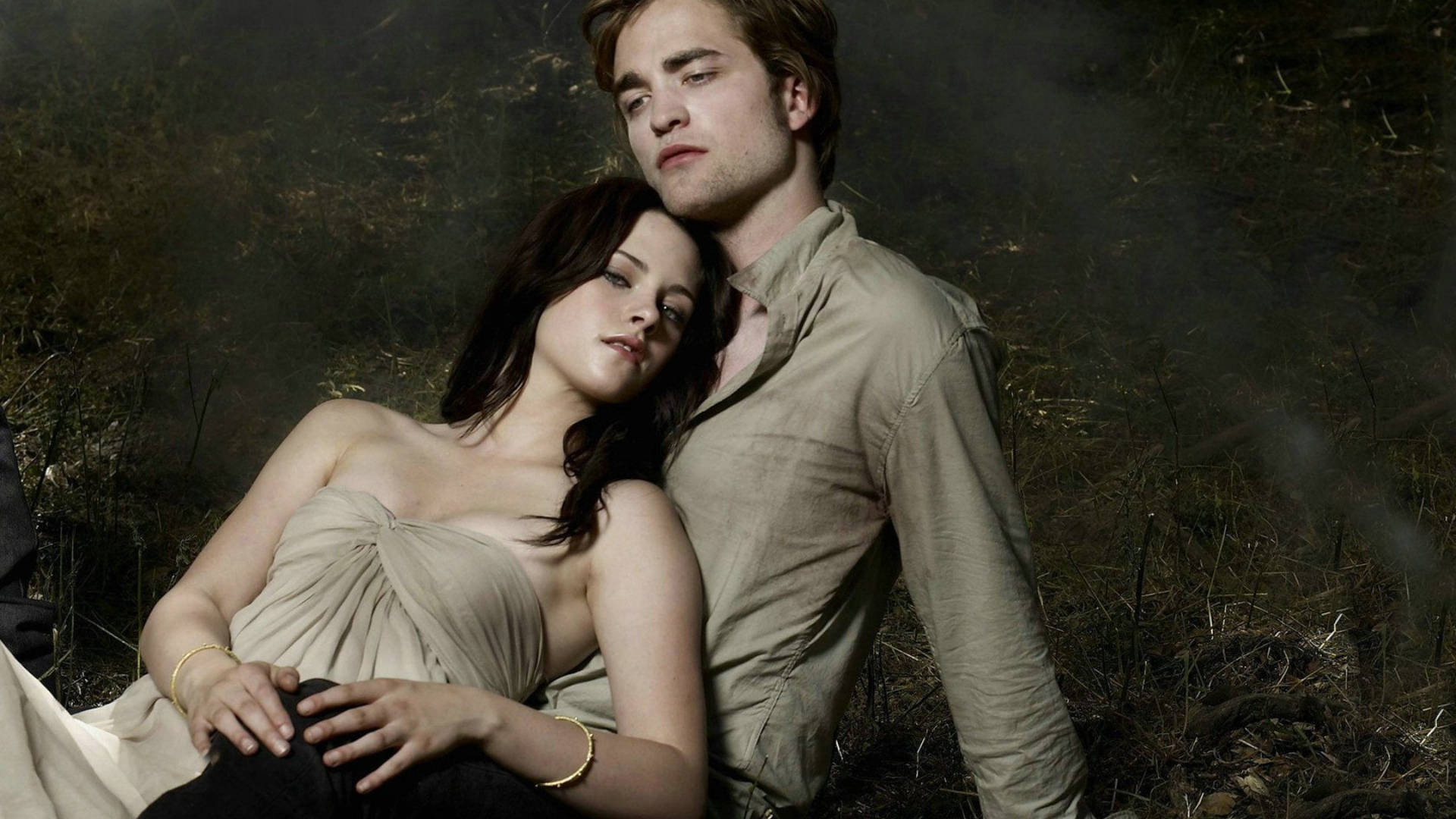 Download The Twilight Saga Bella And Edward Photoshoot Wallpaper |  