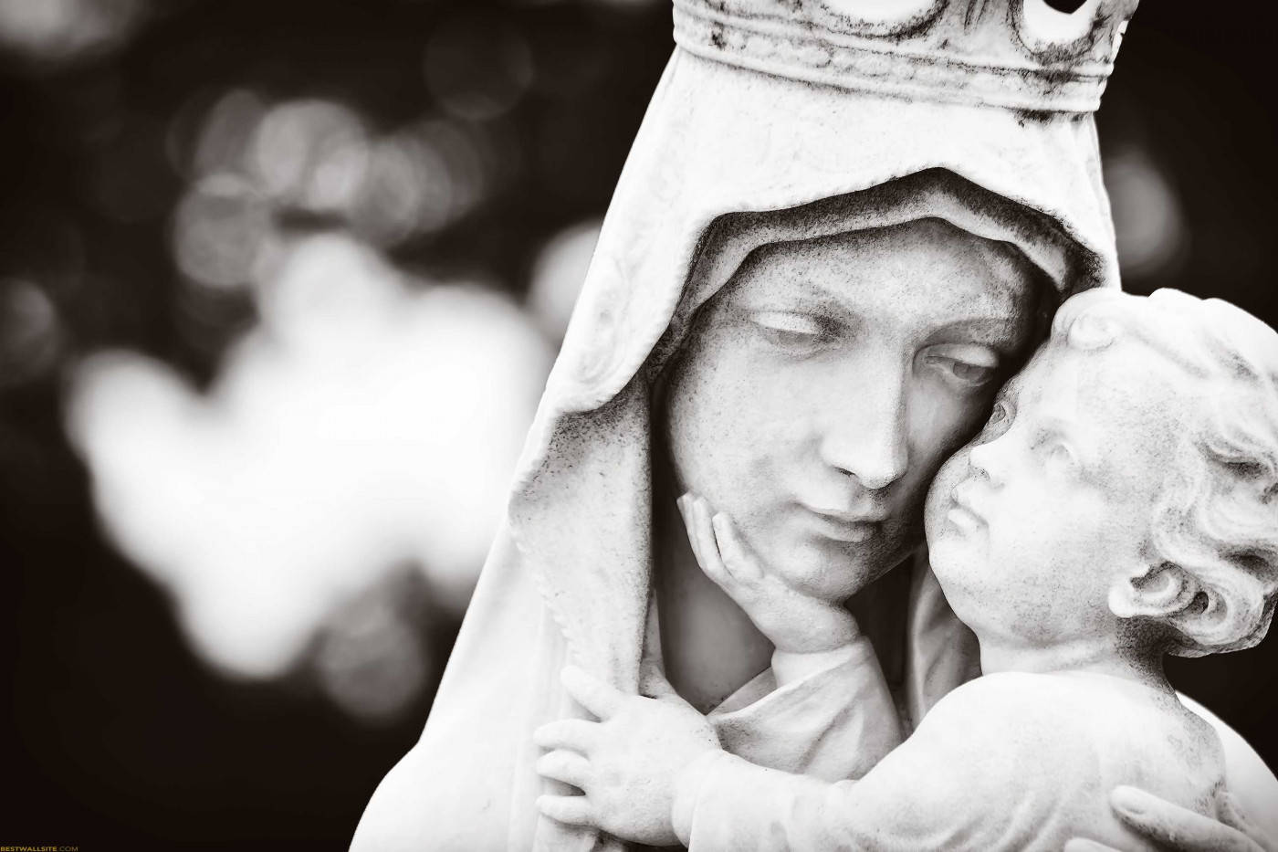 Den Jomfru Maria og Baby Jesus Statu Wallpaper