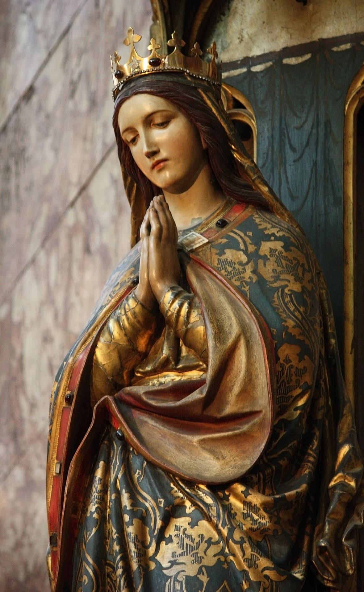 The Virgin Mary Bronze Statue Wallpaper