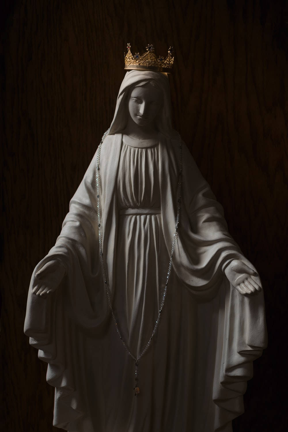 The Virgin Mary Statue Dark Wallpaper