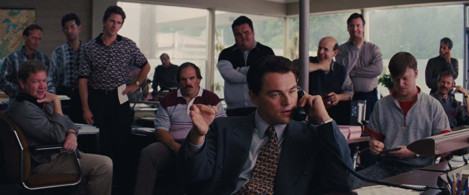 Leonardo DiCaprio spiller hovedrollen som Jordan Belfort i The Wolf Of Wall Street. Wallpaper