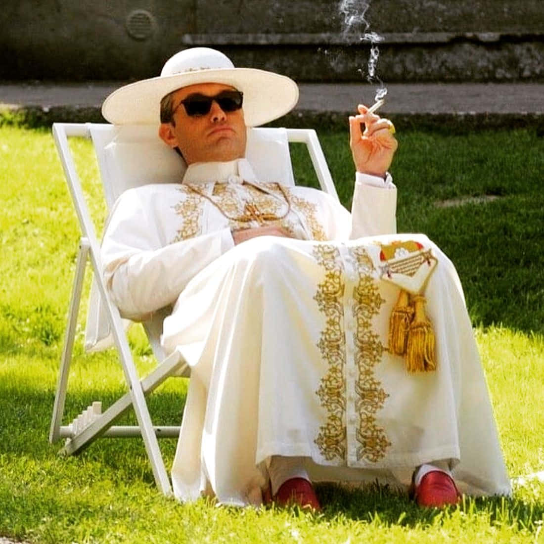 The Young Pope Ontspannen Buiten Achtergrond