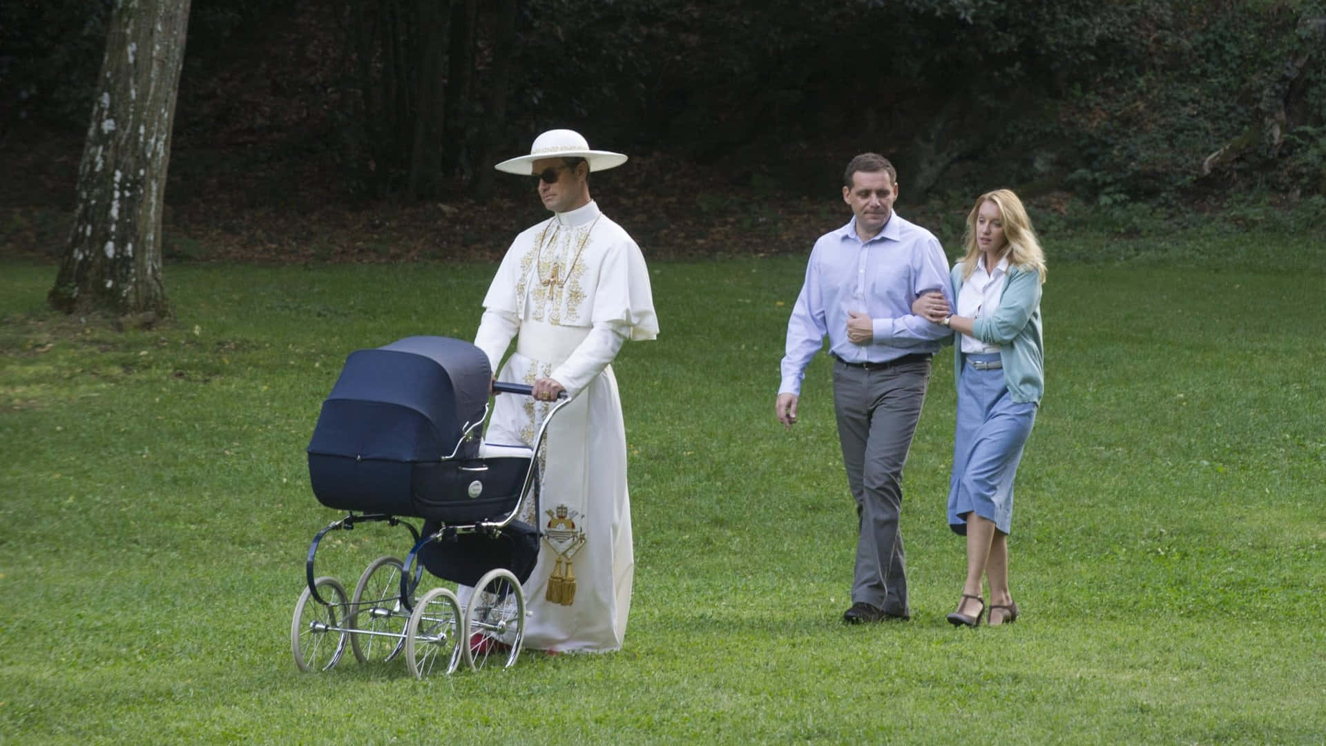 The Young Pope Wandeling Met Kinderwagen Achtergrond