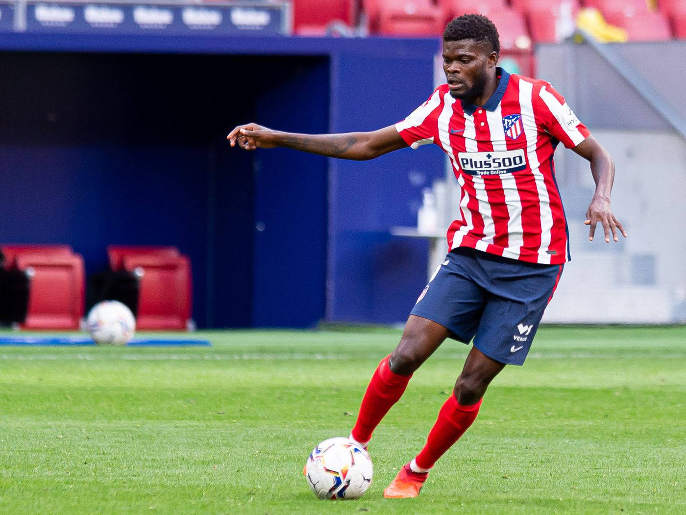 Thomas Partey And His Footwork With The Ball Wallpaper