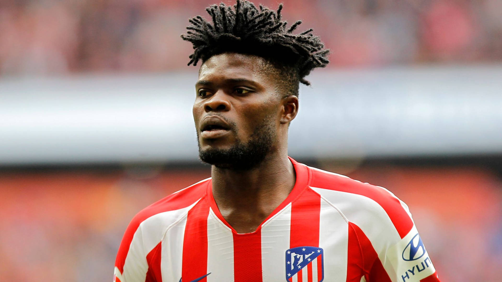 Thomas Partey Looking To The Left Wallpaper
