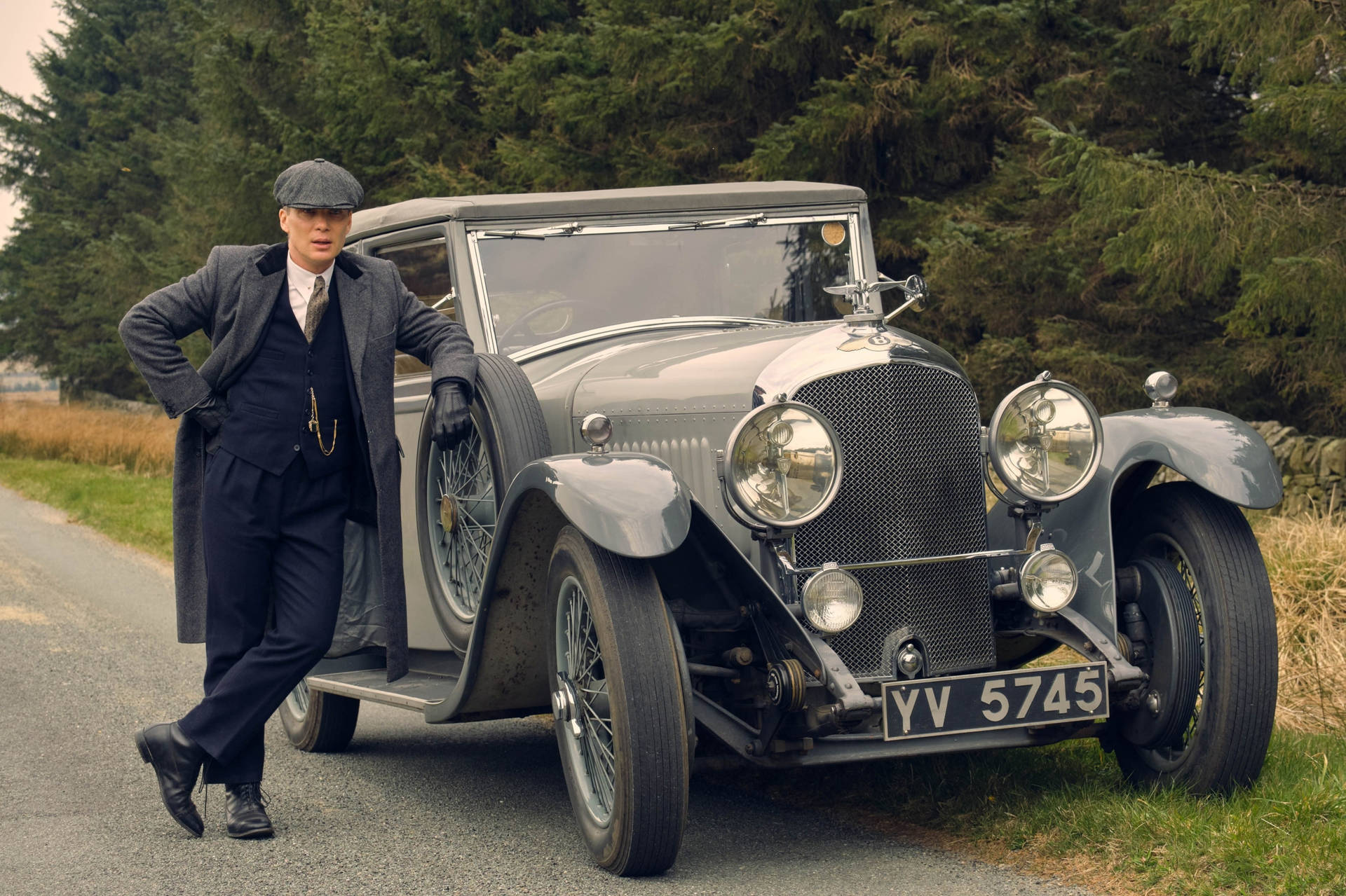 Thomas Shelby With Old Classic Car Wallpaper