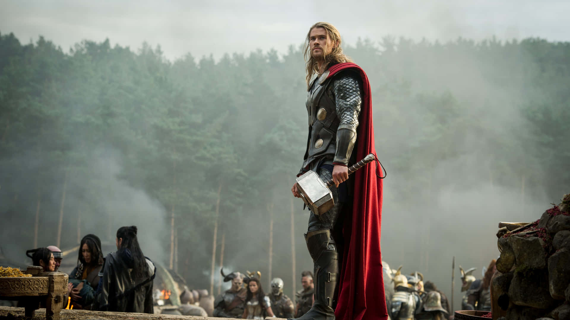 Thor forbereder sig til at kæmpe mod Hela i Thor: Ragnarok. Wallpaper