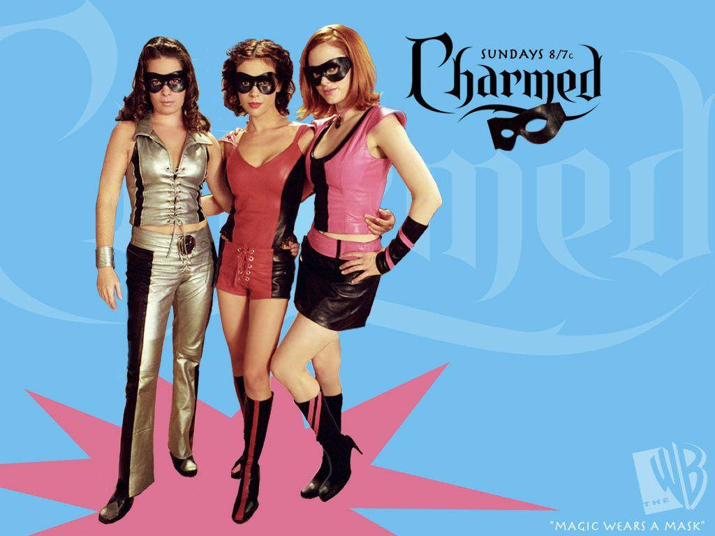 Trepersonaggi Di Charmed A Figura Intera. Sfondo
