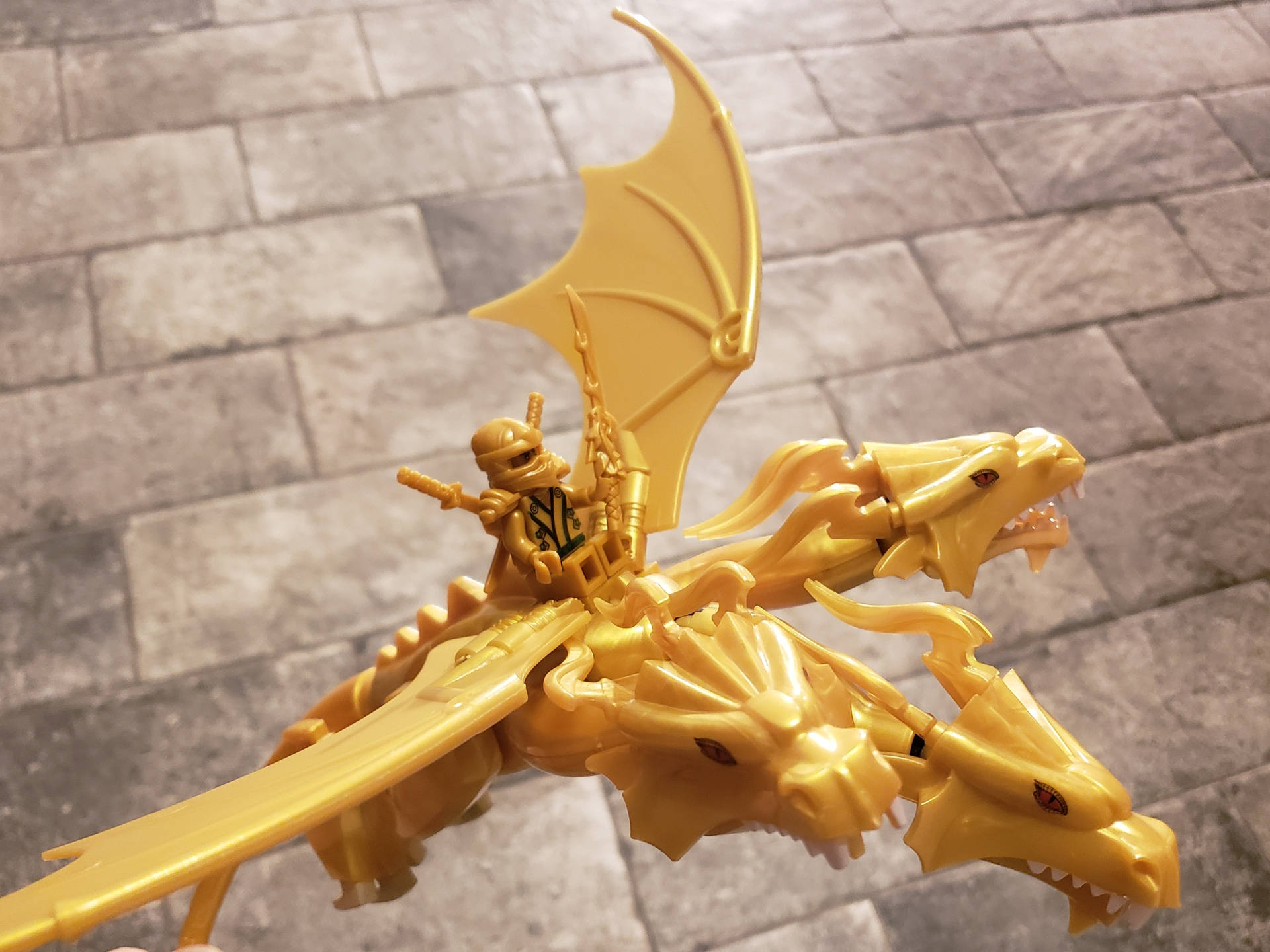 Tre-headed Gold Dragon Wallpaper