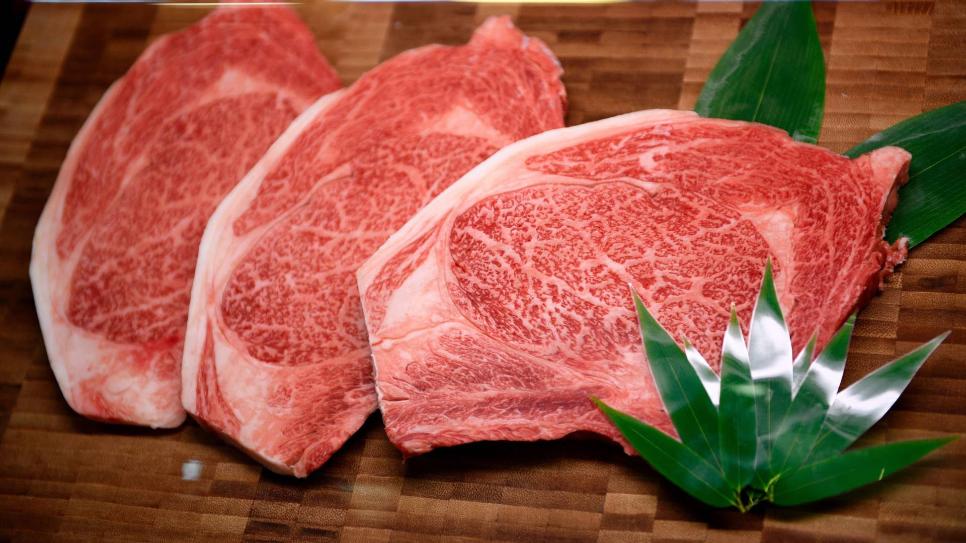 Trescortes De Carne De Kobe. Fondo de pantalla