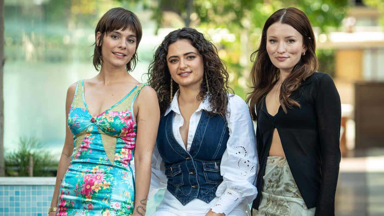 Three Women Summer Outfits Poolside Wallpaper