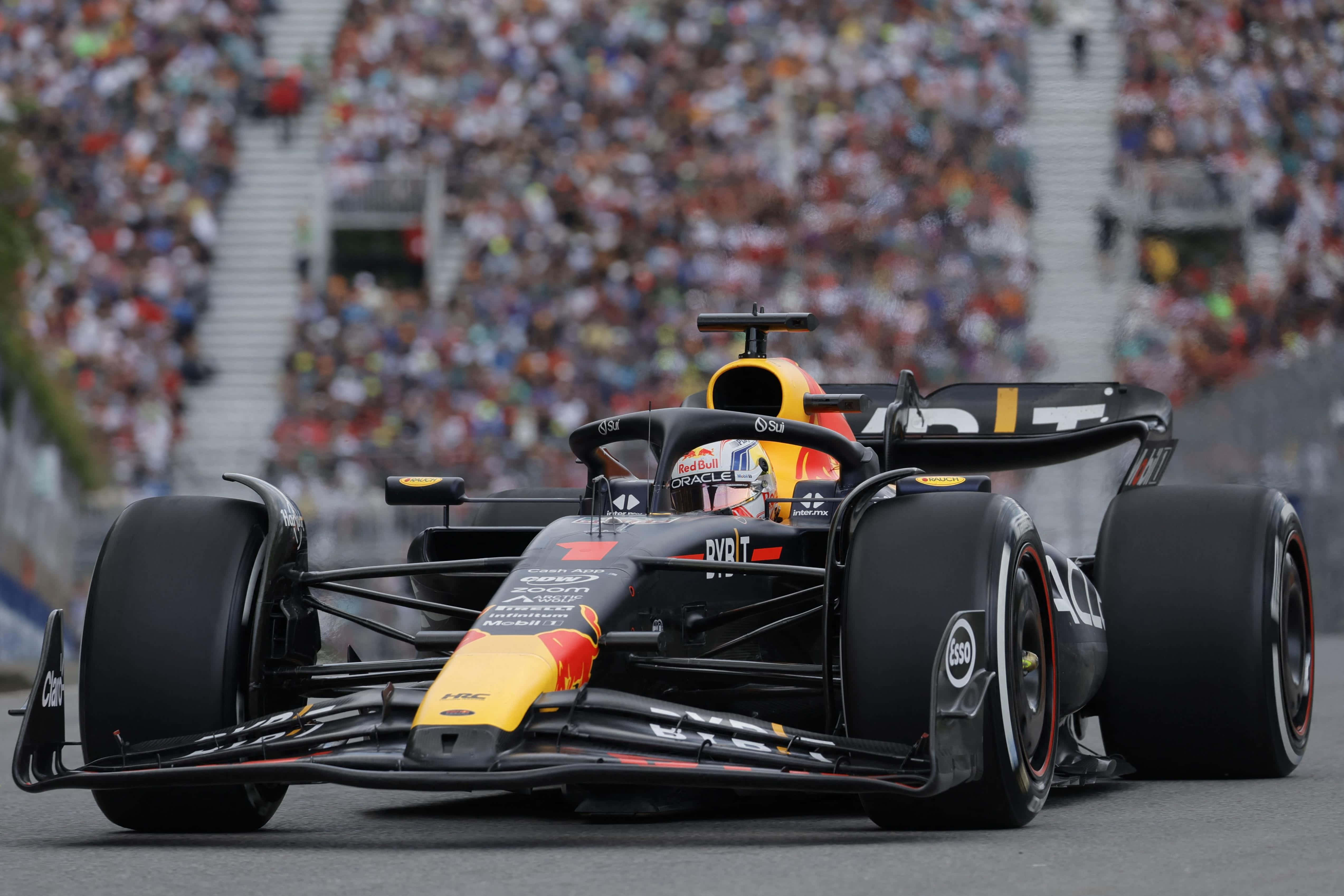 Course De Formule 1 Palpitante En Action Fond d'écran