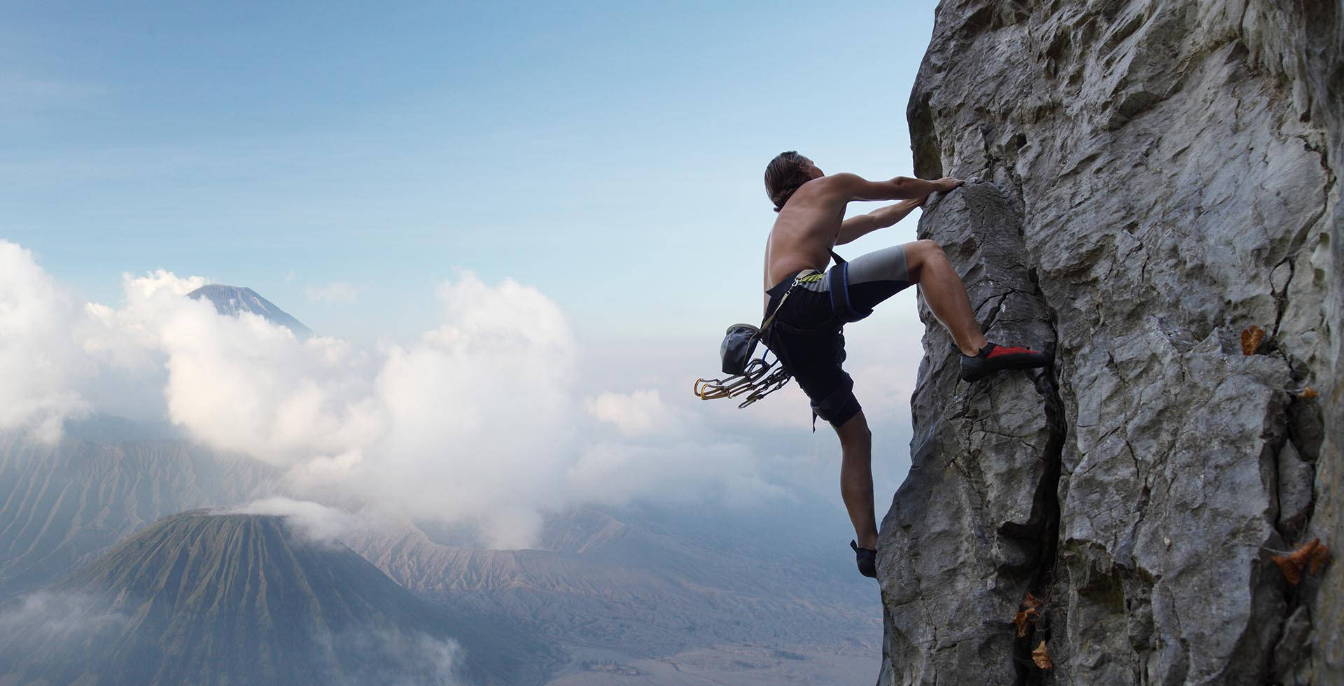 Thrilling Free Sport Climbing Wallpaper