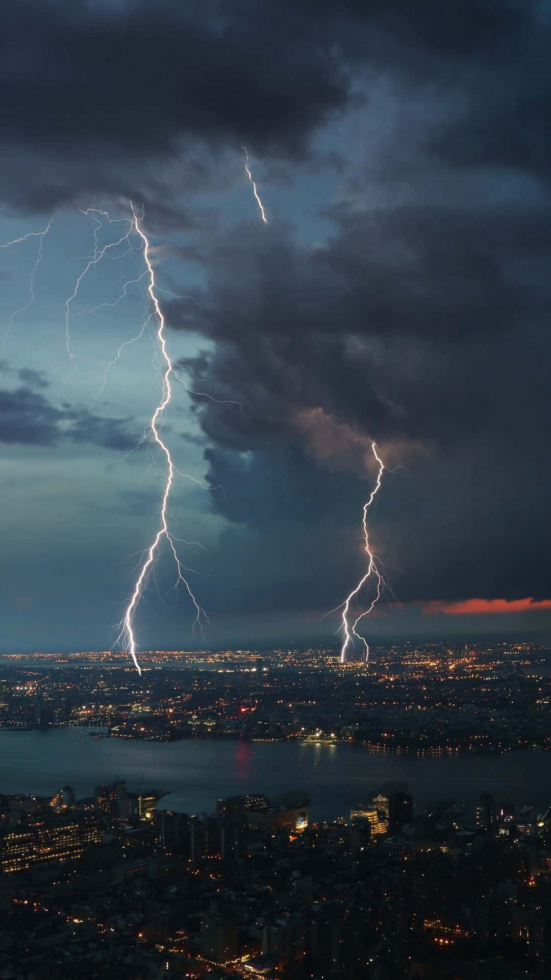 Feel the power of nature with this incredible thunderstorm.