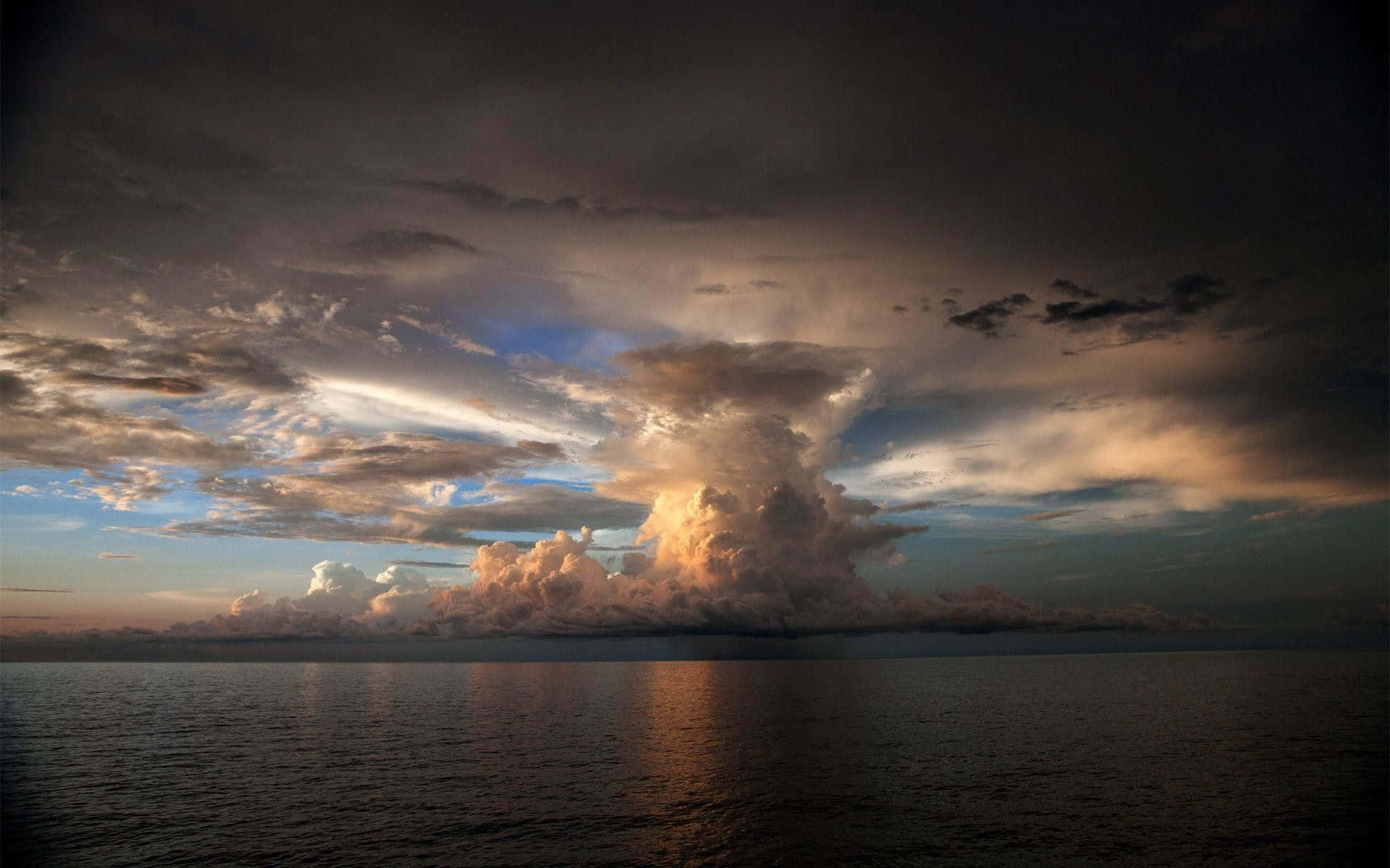 Awe-inspiring Thunderstorm Unleashes Its Power