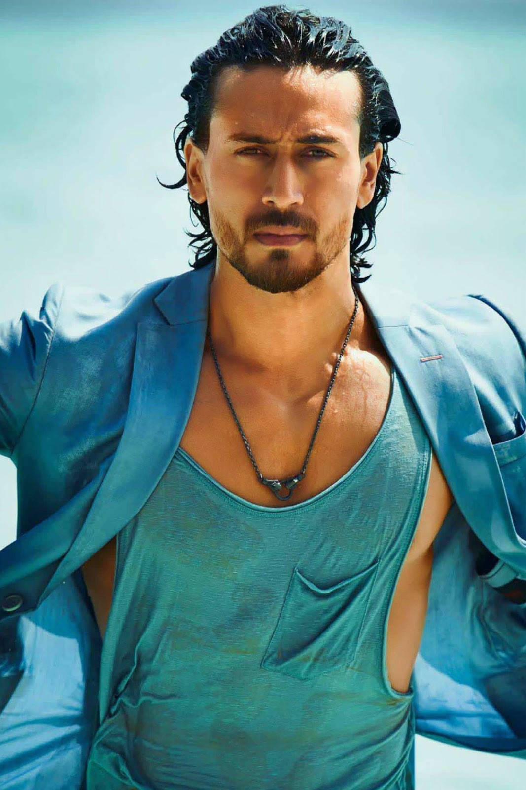 Tiger Shroff Body In Blue Outfit Wallpaper