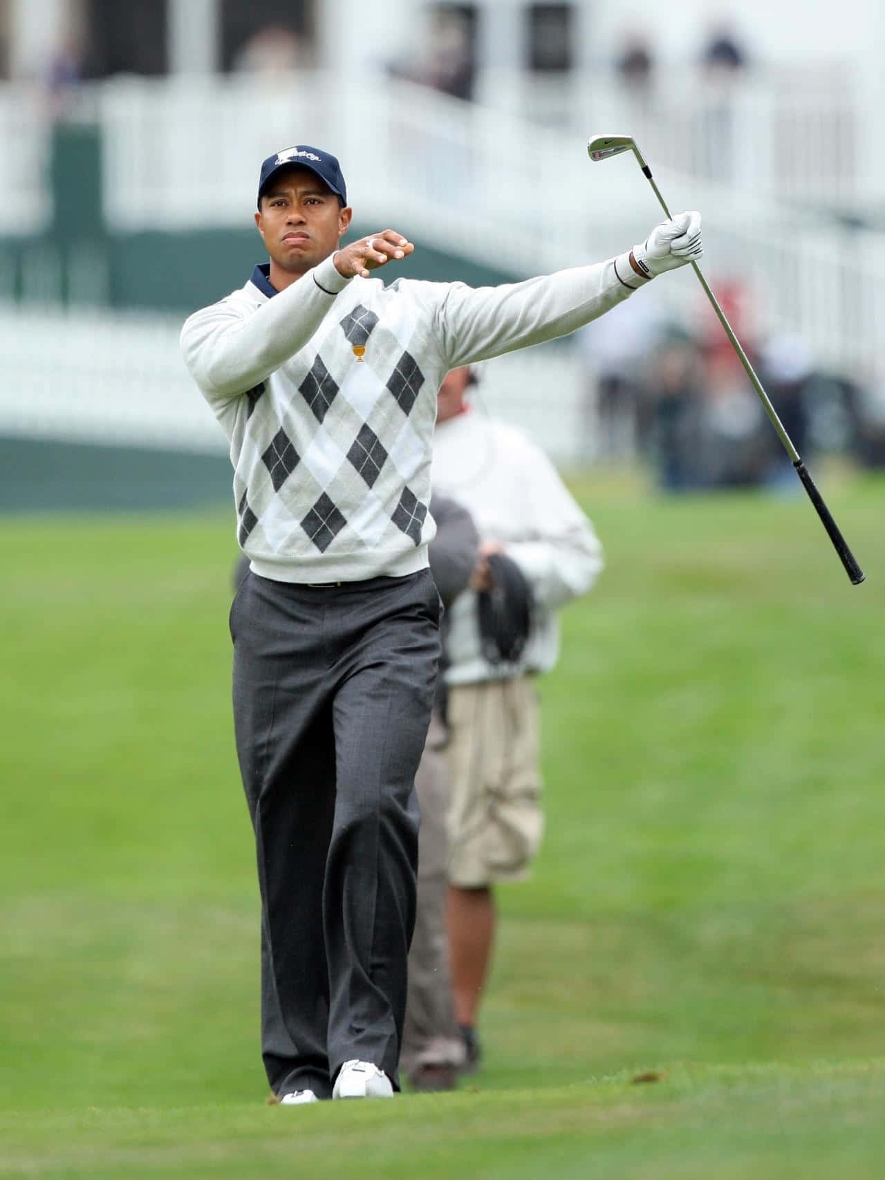 Vistoen El Fondo De Pantalla Del Iphone De Tiger Woods En El Campo De Golf The Gold Course. Fondo de pantalla