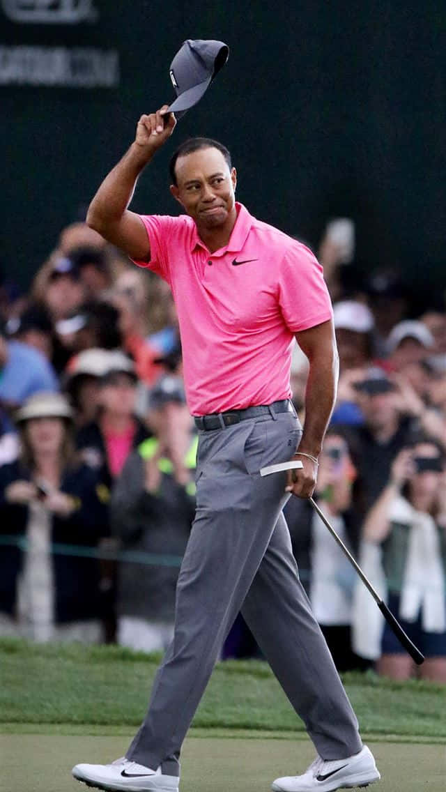 Ilre Del Golf Tiger Woods Su Iphone Sfondo