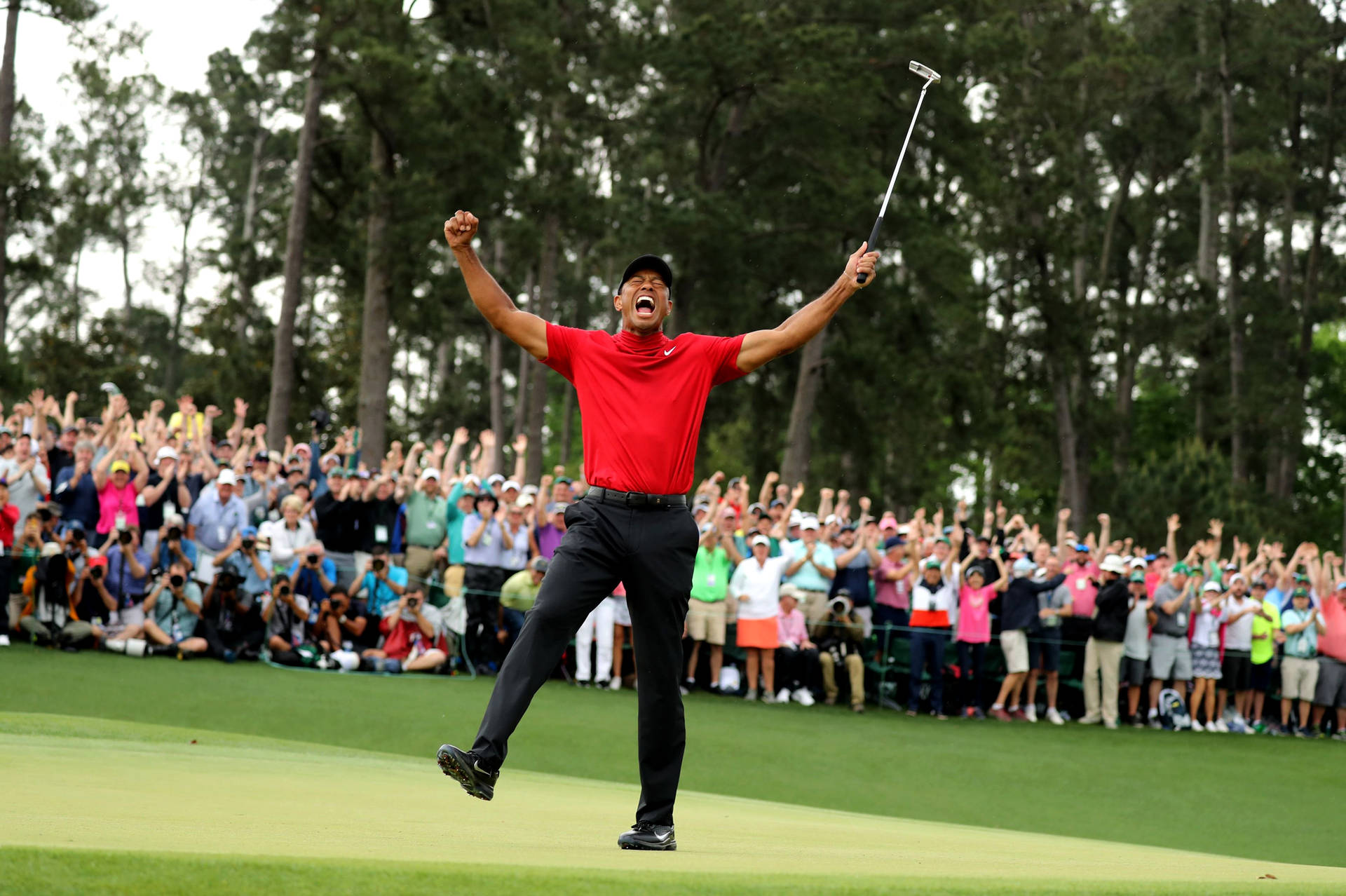 Tiger Woods Masters Celebration With Fans Wallpaper