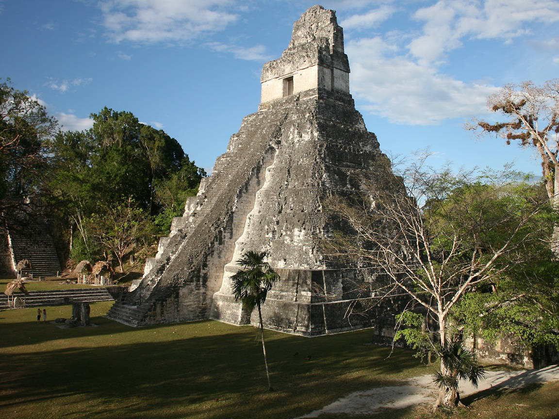 Tikal Diagonal View Wallpaper