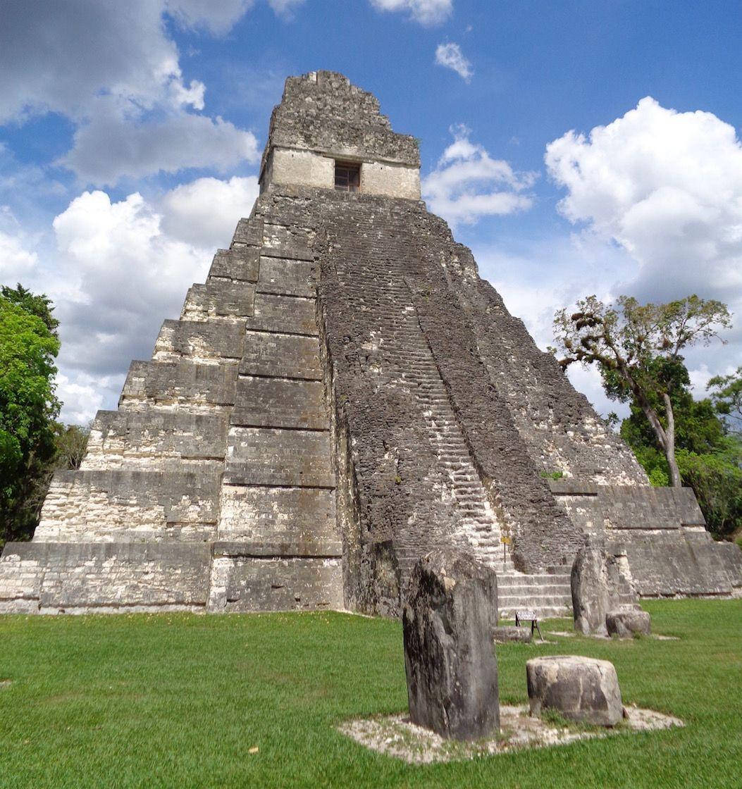 Pirámidehistórica De Tikal. Fondo de pantalla