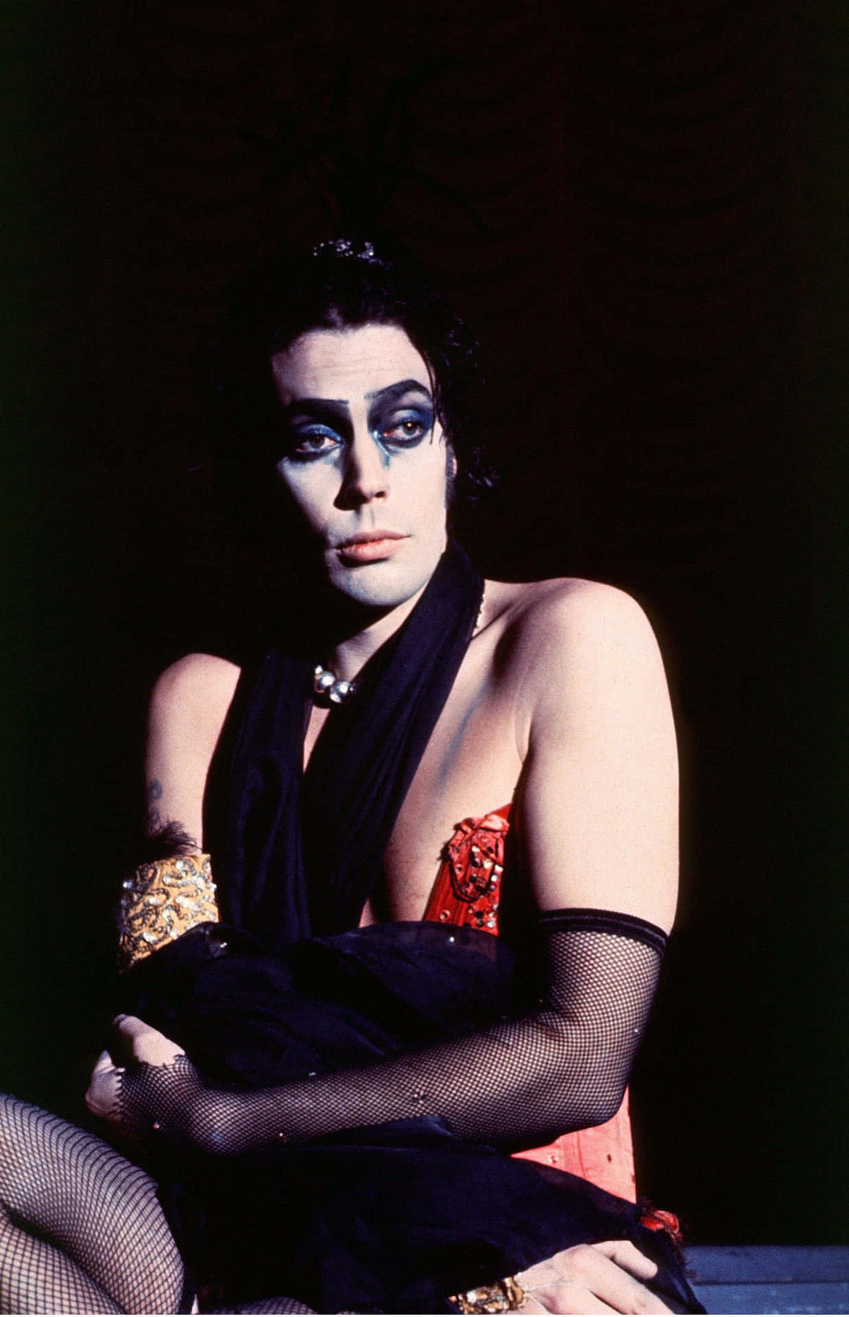 Legendary actor Tim Curry in an iconic pose. Wallpaper