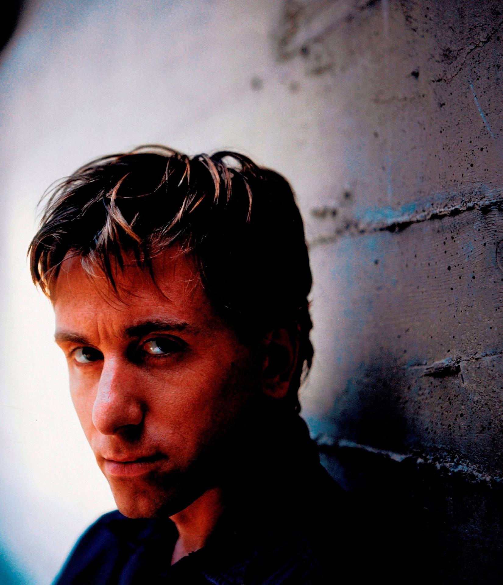 Tim Roth Cool And Mysterious Portrait Wallpaper