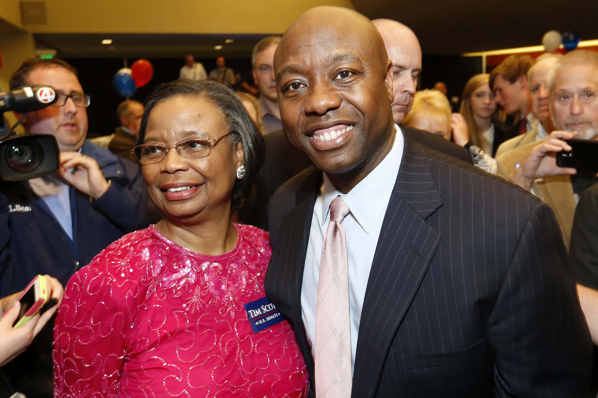 Tim Scott And His Mother Wallpaper