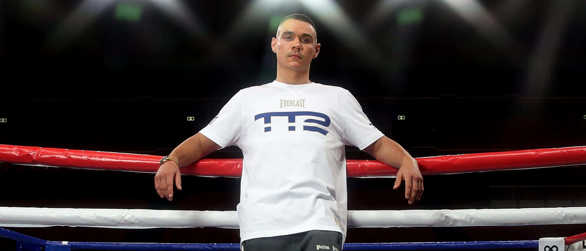 'tim Tszyu: De Kampioen In Actie' Achtergrond