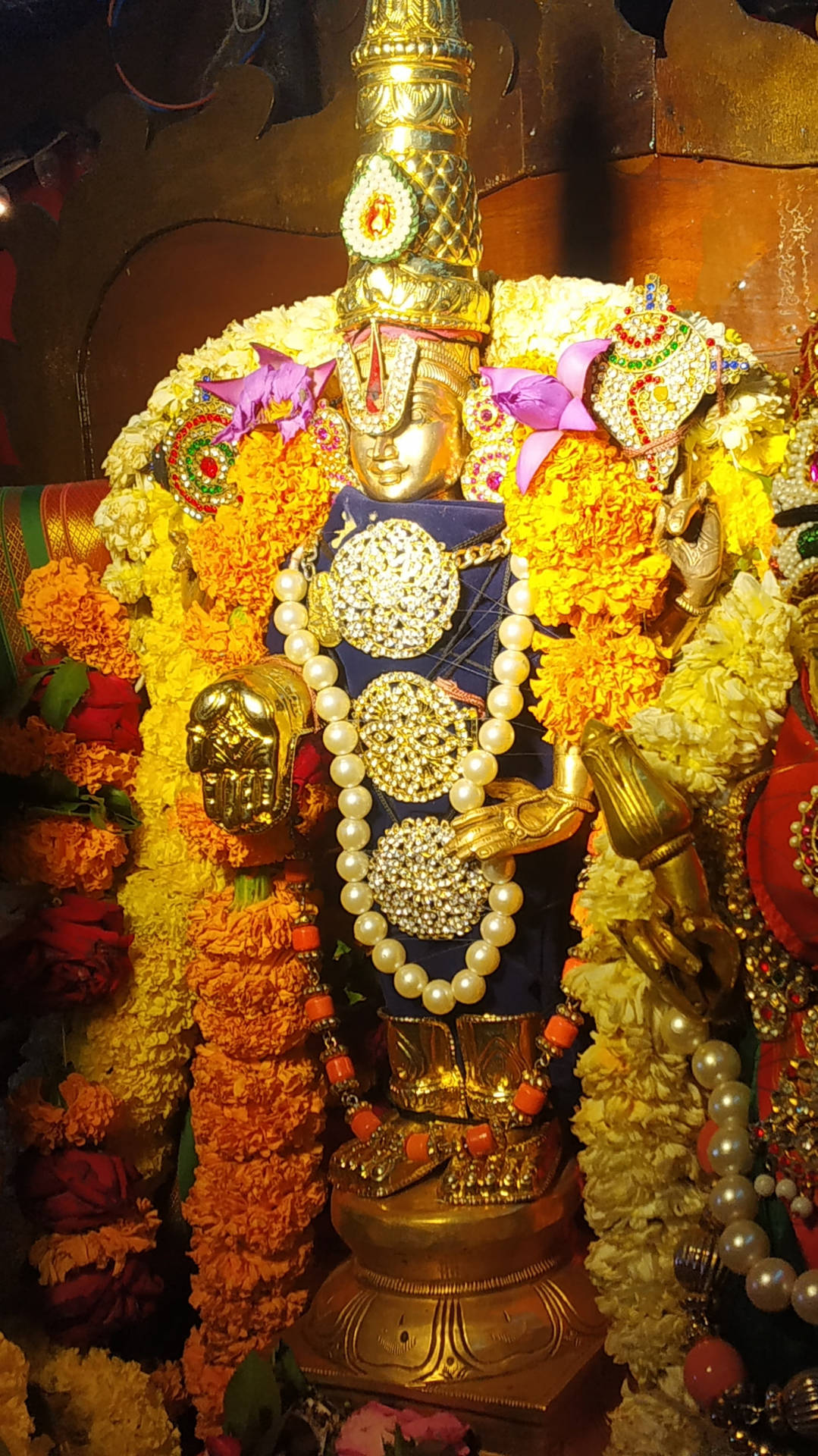 Tirupati Balaji Deity Statue Pearls