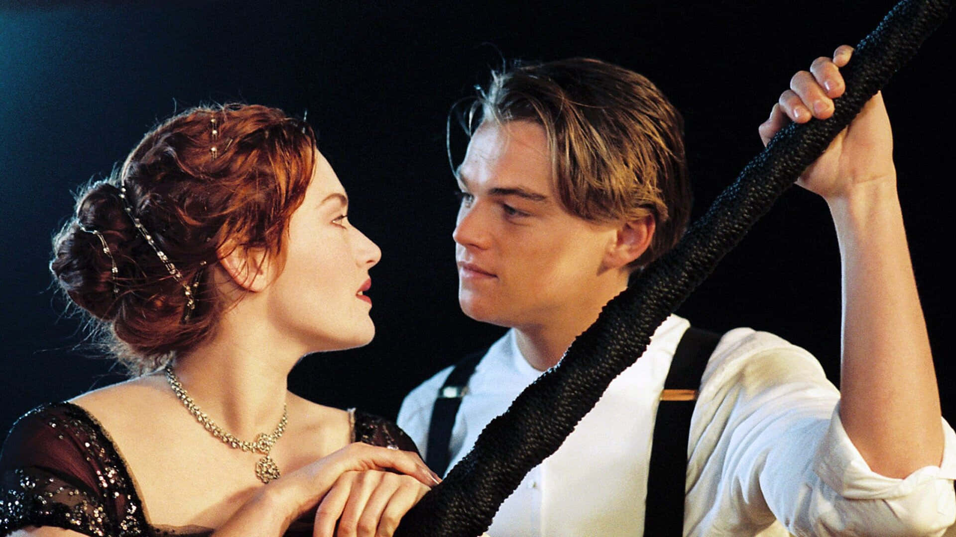 If you guys remember that titanic pose, will Kate Winslet die if she  accidentally falls off the ship in the movie? - Quora