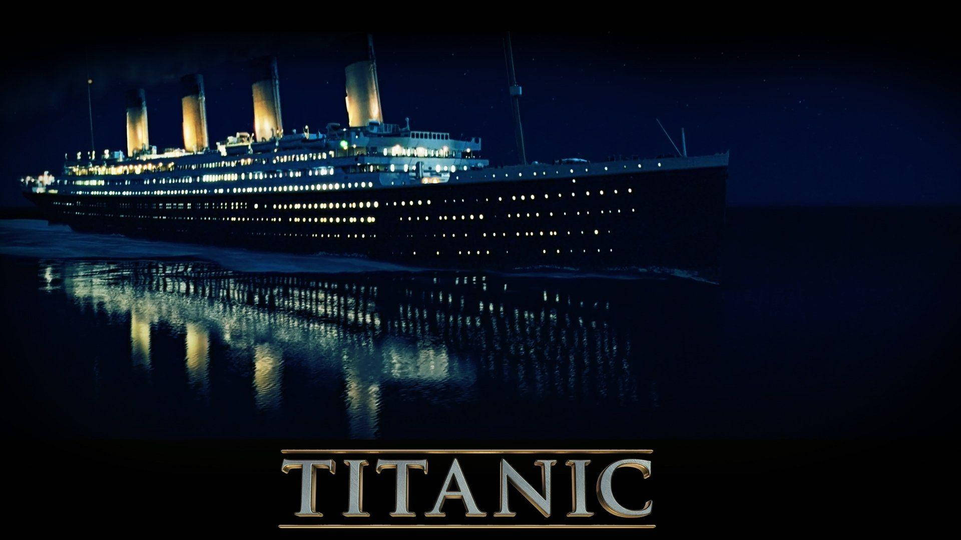 Titanic Cruising At Night Wallpaper
