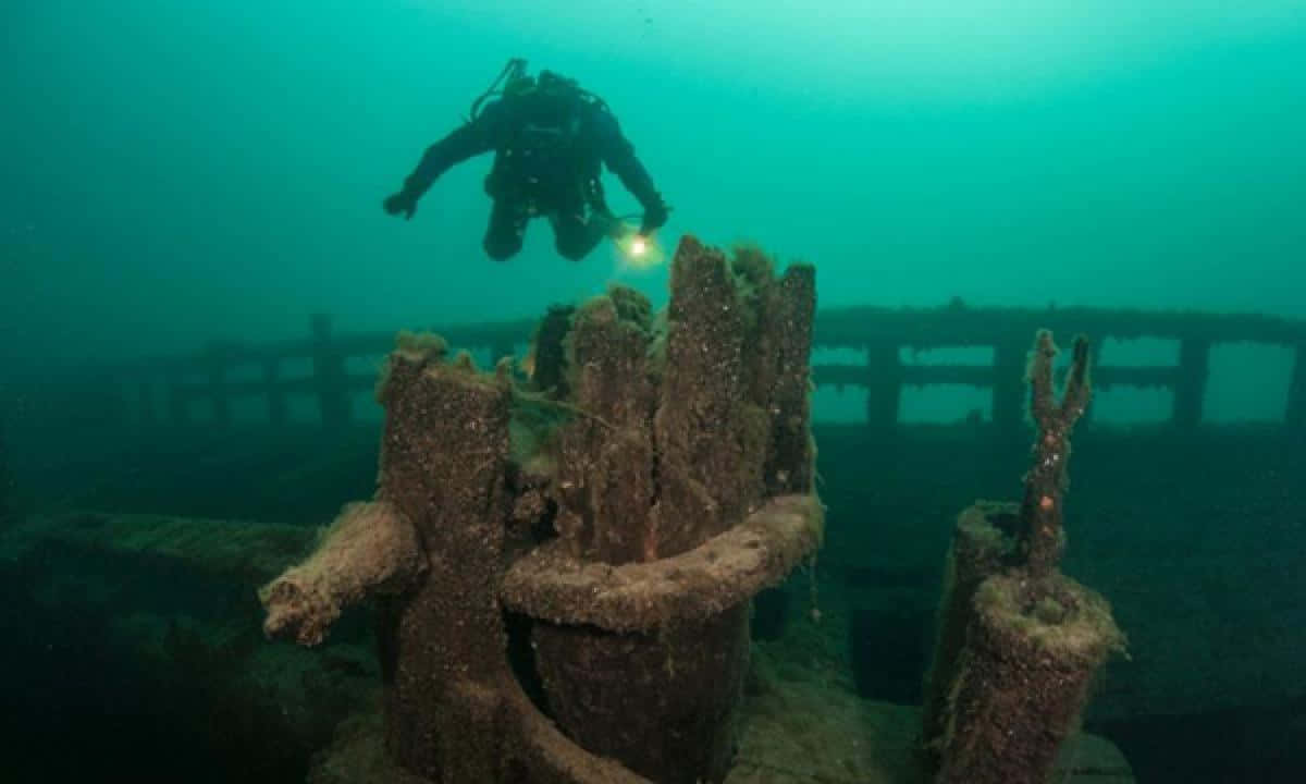 Titanic With Diver Underwater Picture