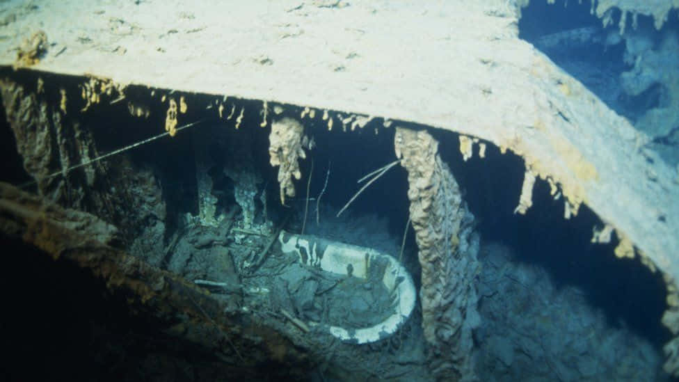 Stupendaimmagine Subacquea Del Titanico Affondato